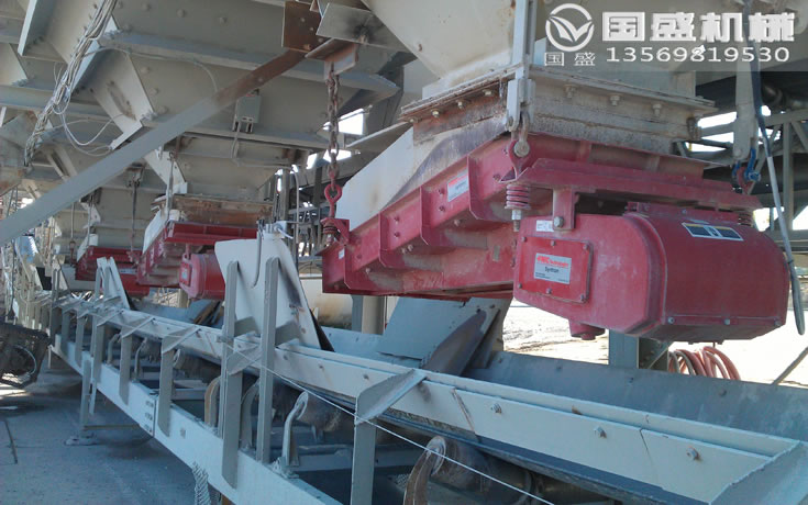 电磁振动给料机振动器 电磁振动给料机振动器